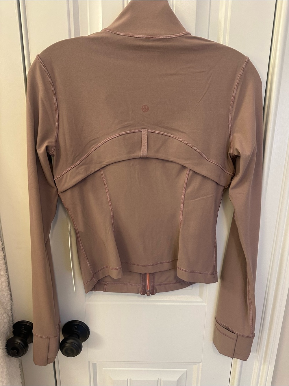 lululemon define cropped Jacket-Nulu-size 6-NWT-Tanish with rose gold zipper - Picture 2 of 5